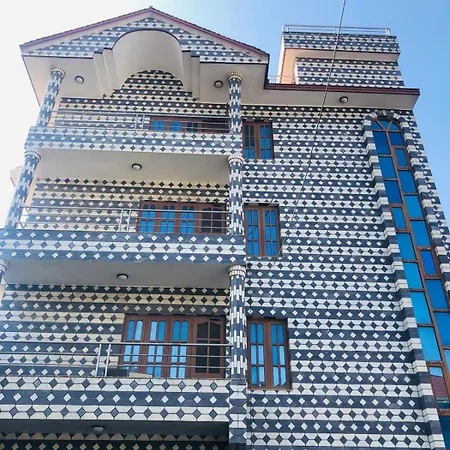 Madame Flexstay Girls Hostel